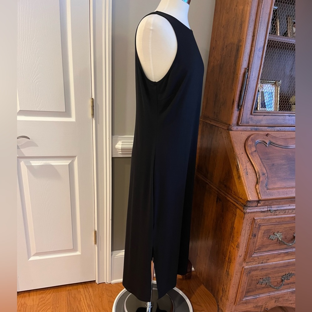 Sleeveless T-Shirt Dress - Picture 4 of 8